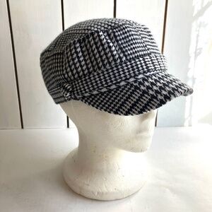 Black Rivet Flat Cabbie Hounds Tooth Black White Cap Hat